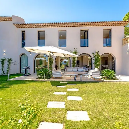 Readmyhostprofile! 6 Bedrooms Terrace & Private Pool Appartement Grimaud