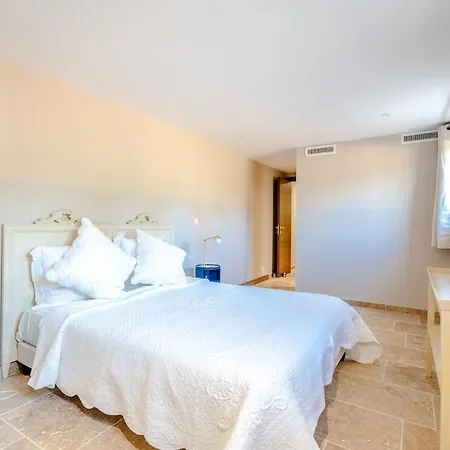 Readmyhostprofile! 6 Bedrooms Terrace & Private Pool Appartement Grimaud