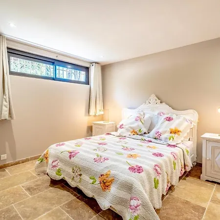 Readmyhostprofile! 6 Bedrooms Terrace & Private Pool