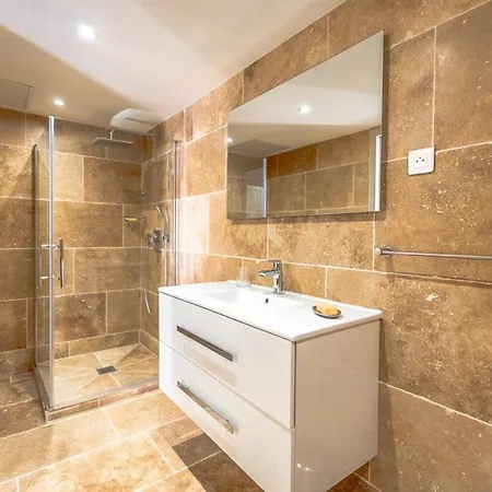 شقة Readmyhostprofile! 6 Bedrooms Terrace & Private Pool غريمو