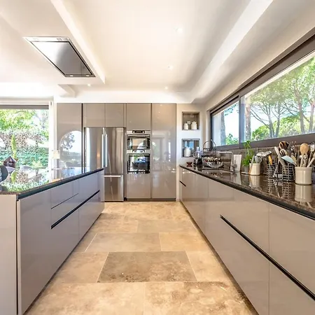 Readmyhostprofile! 6 Bedrooms Terrace & Private Pool