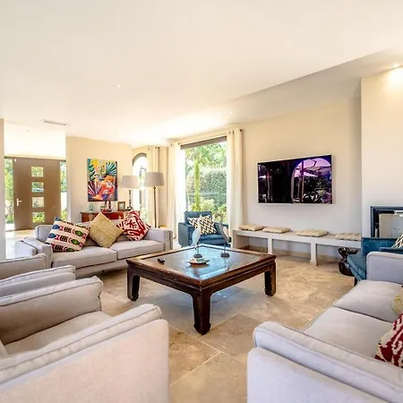 Appartement Readmyhostprofile! 6 Bedrooms Terrace & Private Pool *