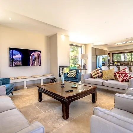 Readmyhostprofile! 6 Bedrooms Terrace & Private Pool *